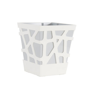Ghiveci mozaic, plastic alb, diametru 17 cm.